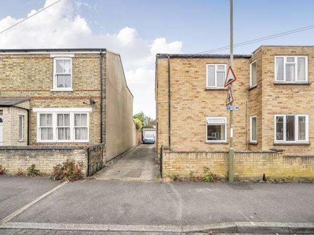 Maisonette for sale in Highfield, The Slade