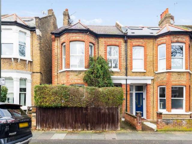 Maisonette for sale in London Borough of Merton, Greater London