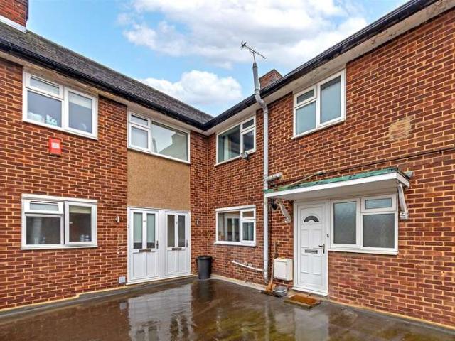 Maisonette for sale in Five Acres, Hertfordshire
