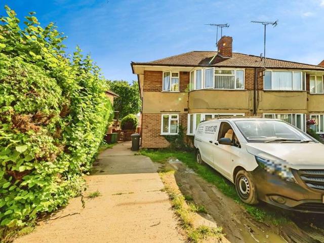 Maisonette for sale in Slough
