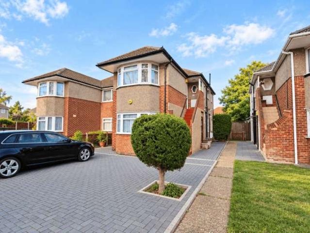 Maisonette for sale in London Borough of Brent, Greater London