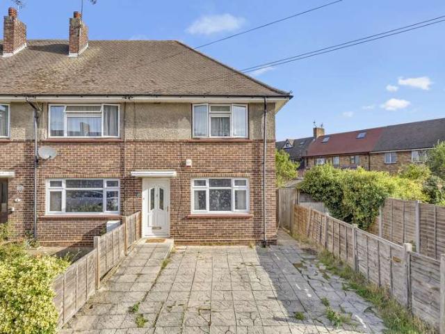 Maisonette for sale in London Borough of Havering, Greater London