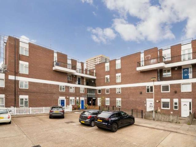 Maisonette for sale in Mansford Estate, Greater London