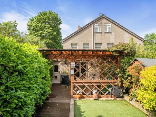 Maisonette for sale in London Borough of Merton, Greater London