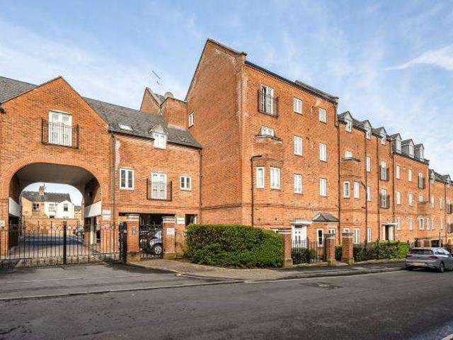 Maisonette for sale in Evershot, Oxfordshire