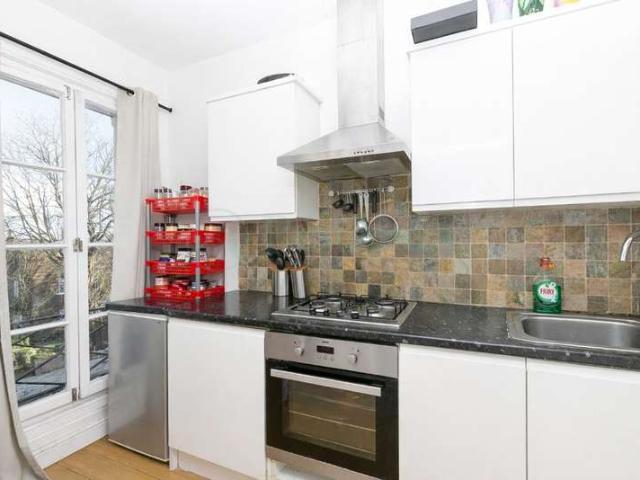 Maisonette for sale in London Borough of Lewisham, Forest Hill