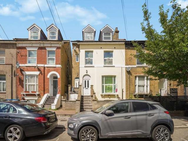 Maisonette for sale in London Borough of Croydon, Selhurst