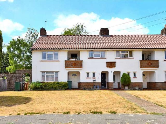 Maisonette for sale in Tattenham Corner, Red Hill