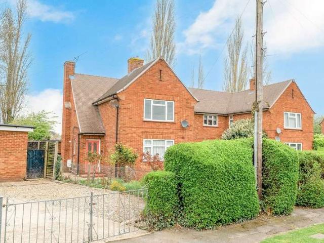 Maisonette for sale in Iver, Iver Heath