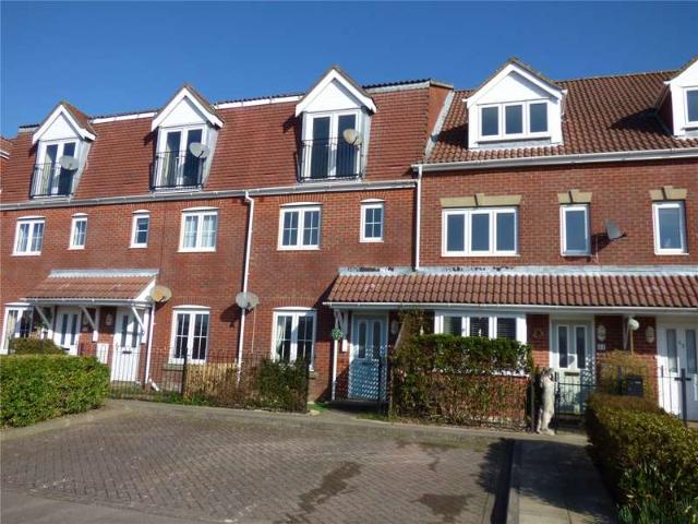 Maisonette for sale in Helford, Hampshire