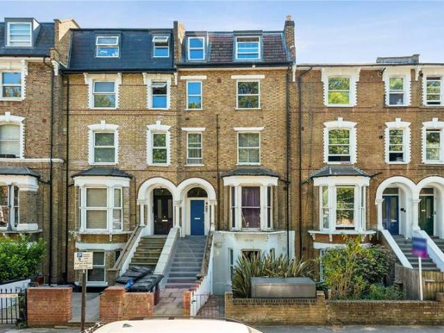 Maisonette for sale in Shacklewell, Greater London