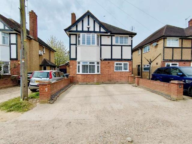 Maisonette for sale in Slough