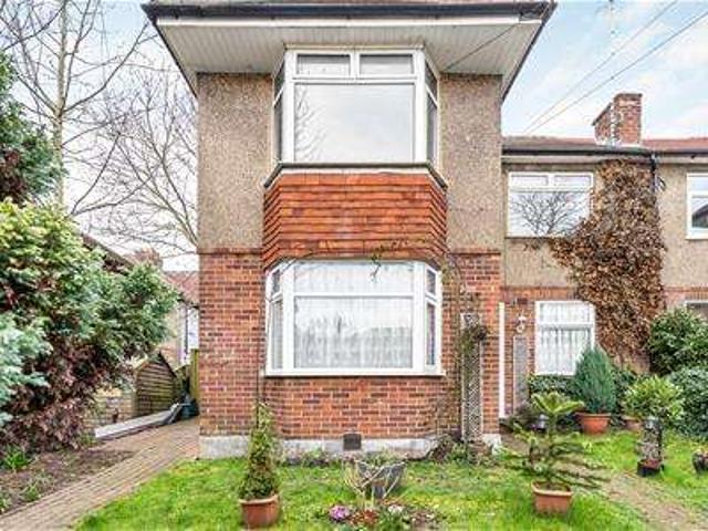 Maisonette for sale in Sudbury, Greater London
