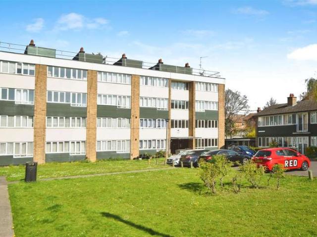 Duplex for sale in Brentford, London Borough of Hounslow Duplex for sale in Brentford, London Borough of Hounslow