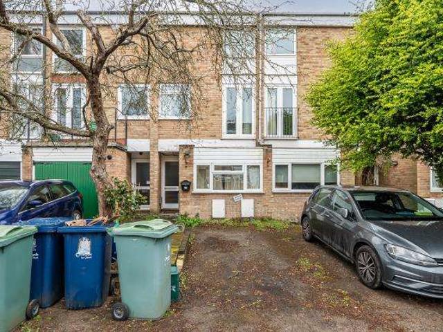 Maisonette for sale in The Slade, Oxfordshire