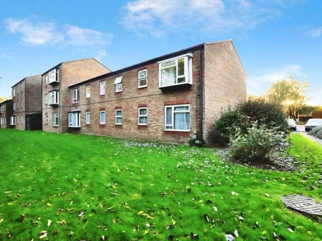 Maisonette for sale in Fishers Green, Shephall