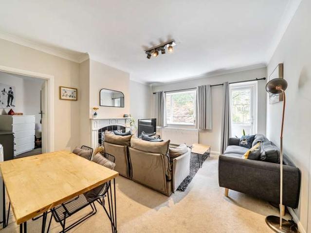 Maisonette for sale in London Borough of Hillingdon, Greater London