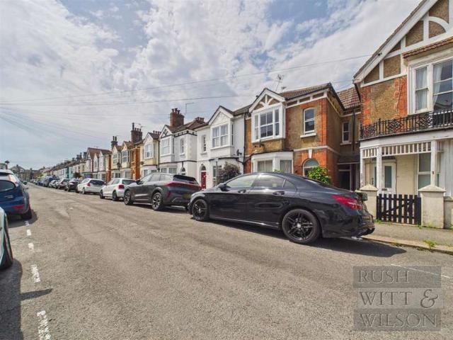 Maisonette for sale in Central, Heathlands