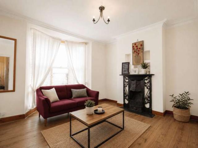 Maisonette for sale in Wealdstone, Greater London