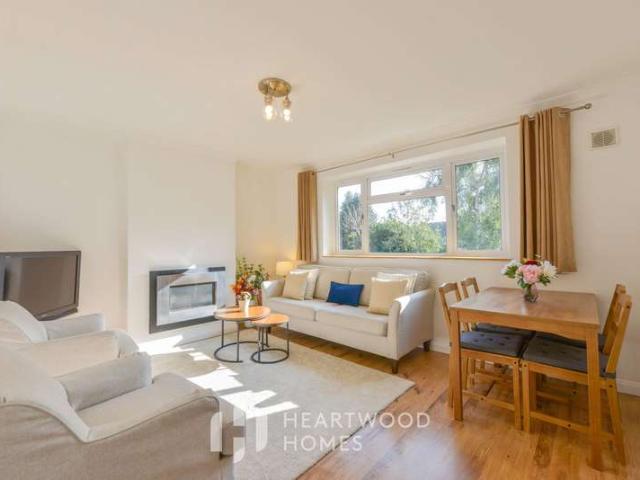 Maisonette for sale in Five Acres, Hertfordshire