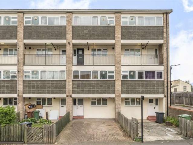 Maisonette for sale in London Borough of Waltham Forest, Greater London