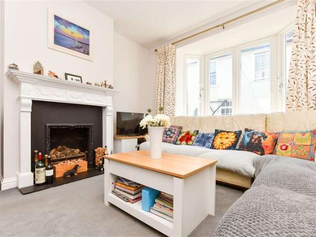 Maisonette for sale in Rose Hill, Pachesham Park