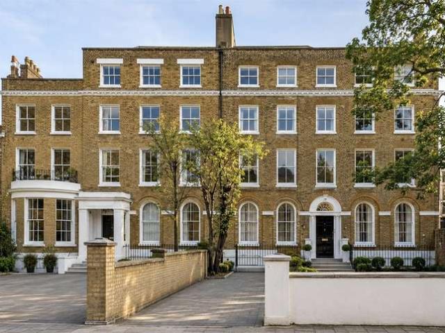 Maisonette for sale in Stockwell, Greater London