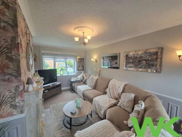 Maisonette for sale in Stone Cross, Wednesbury