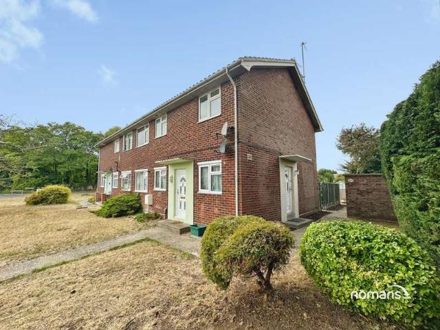Maisonette for sale in Lychpit, Priest Down
