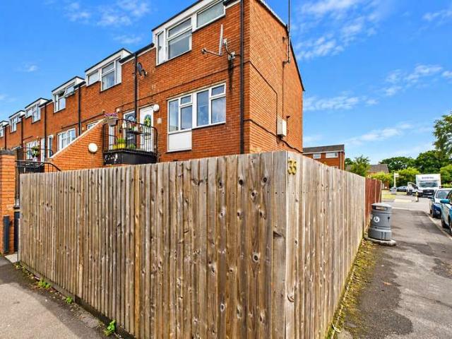 Maisonette for sale in North Bourne, Surrey Heath