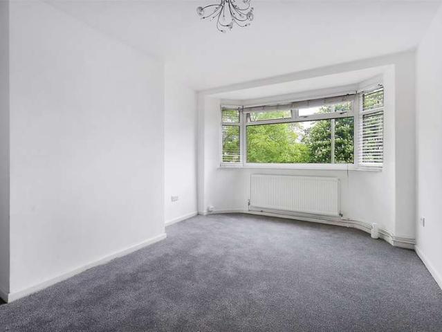 Maisonette for sale in Red Hill, Surrey