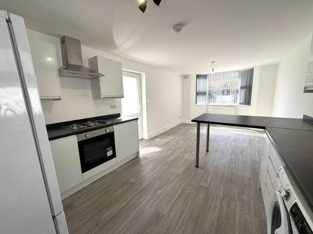 Maisonette for sale in Plashet, Greater London