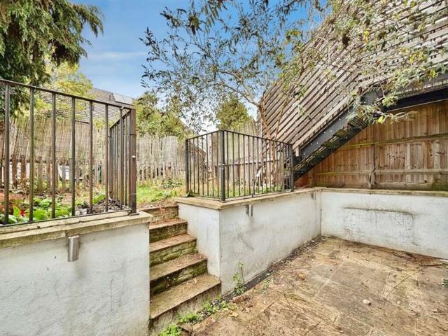Maisonette for sale in London Borough of Croydon, Greater London