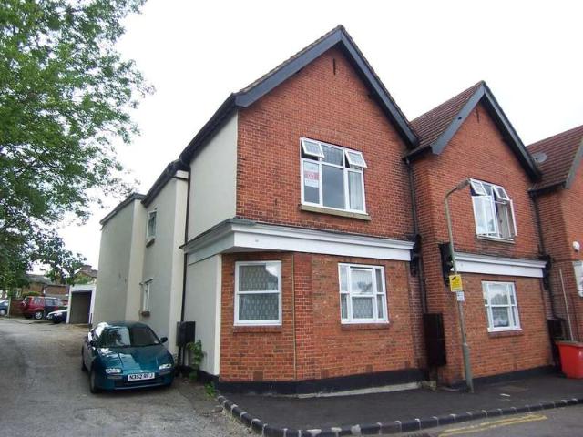 Maisonette for sale in Pachesham Park, Surrey