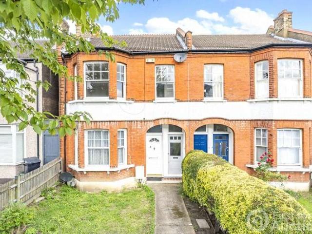 Maisonette for sale in London Borough of Bromley, Greater London