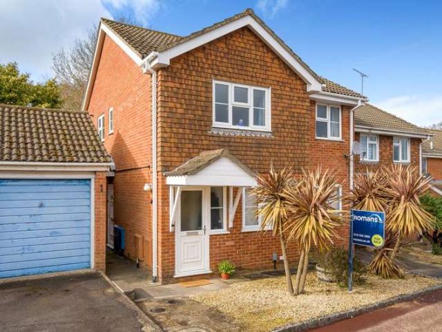 Maisonette for rent in Shinfield
