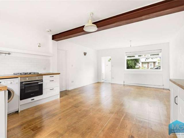 Maisonette for sale in Finchley, Greater London