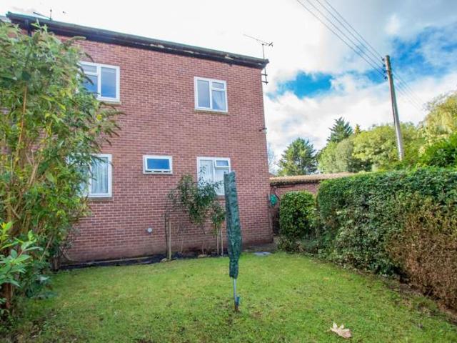 Maisonette for sale in Farringdon, Budlake