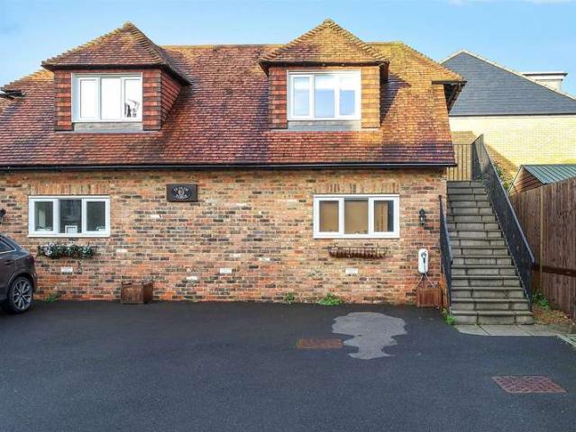 Maisonette for sale in South Park, Red Hill