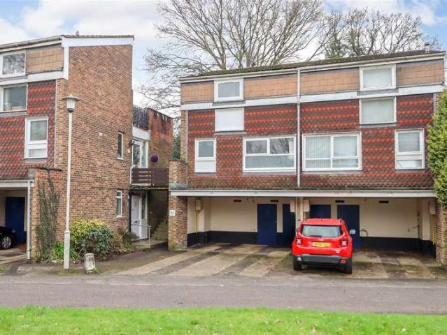 Maisonette for sale in North Horsham, Horsham