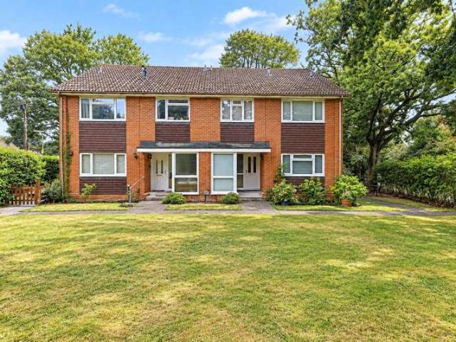 Maisonette for sale in Woking, Surrey