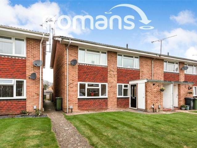 Maisonette for sale in Tongham, Guildford