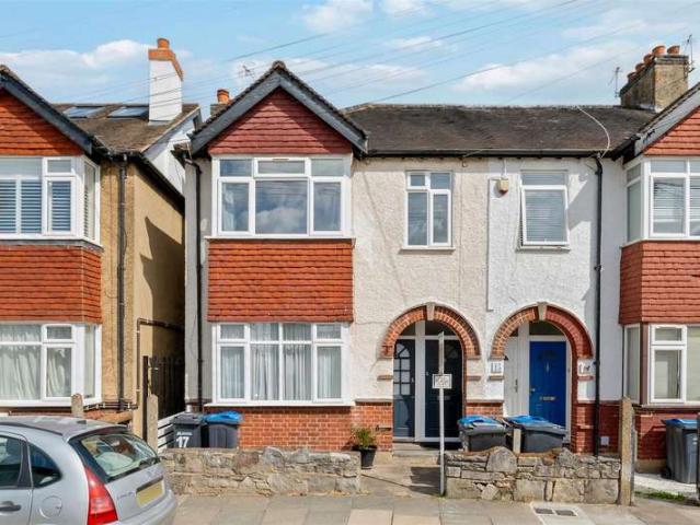Maisonette for sale in London Borough of Merton, Merton Park