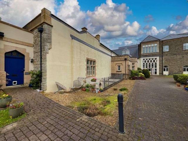 Maisonette for sale in Brynsadler, Wales