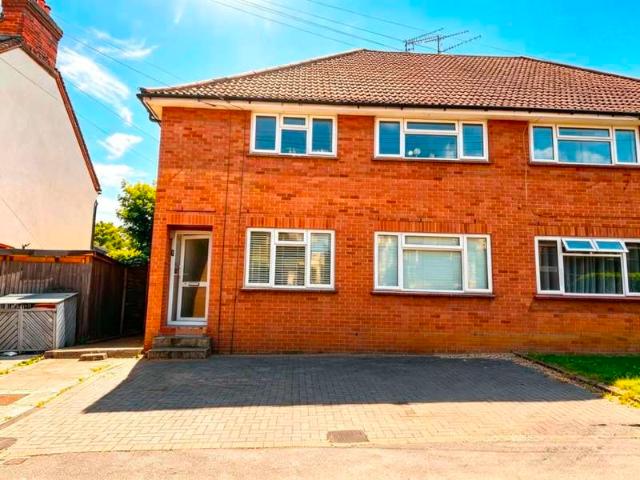 Maisonette for sale in Navestock Side, Essex