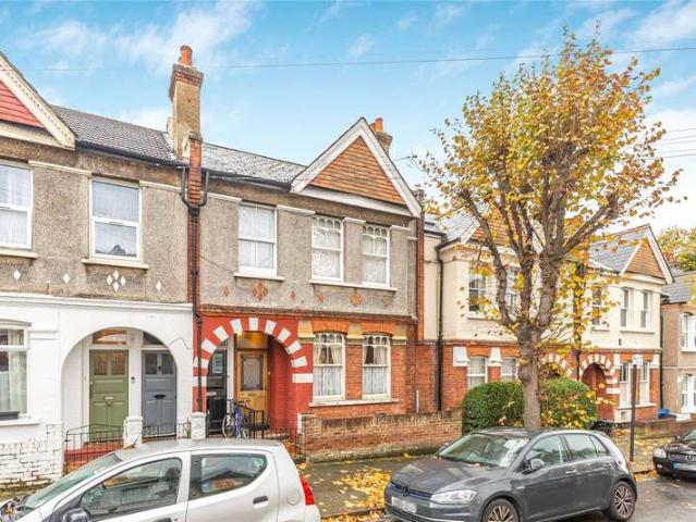 Maisonette for sale in Furzedown, Greater London