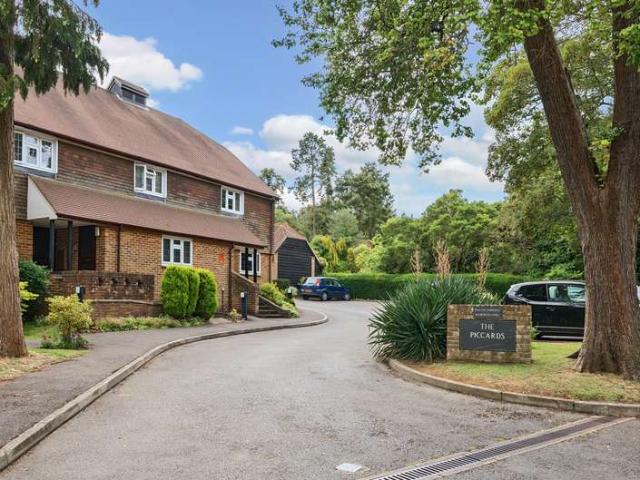Maisonette for sale in Guildford Park, Westborough