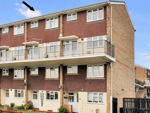 Maisonette for sale in Bolton Low Houses, Hampshire