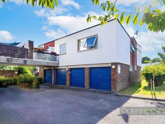 Maisonette for sale in Colindale, Greater London