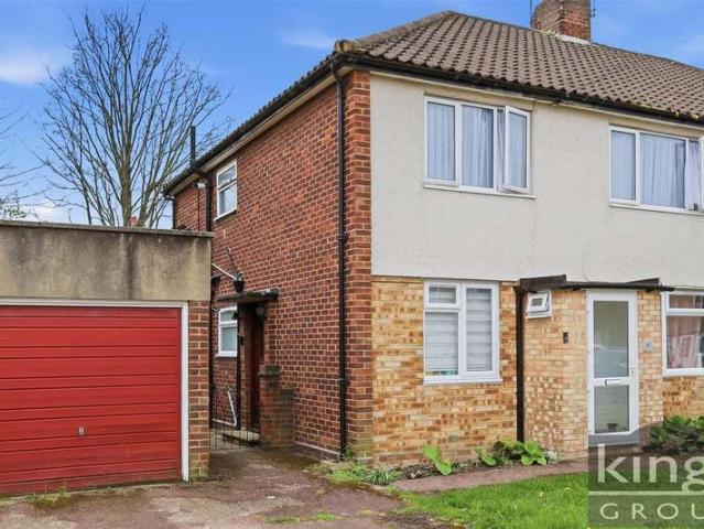 Maisonette for sale in Ponders End, Greater London